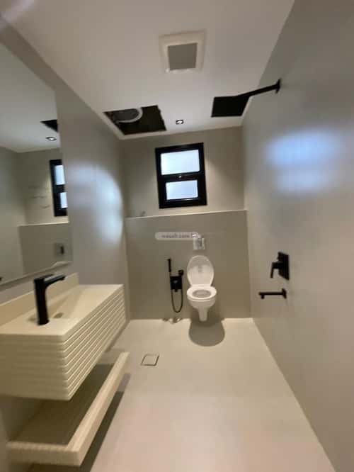 5 bedroom floor in Al Janadriyah 12