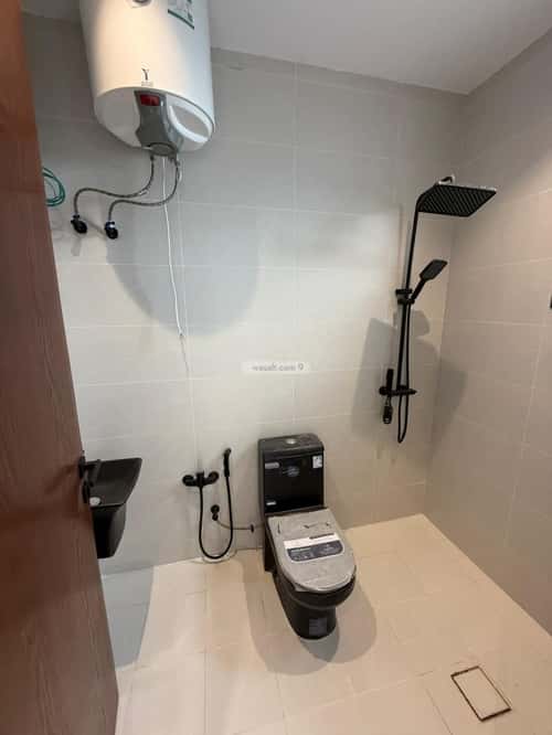 5 bedroom floor in Al Janadriyah 1