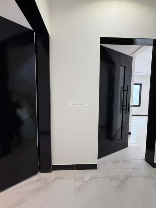 5 bedroom floor in Al Janadriyah 3