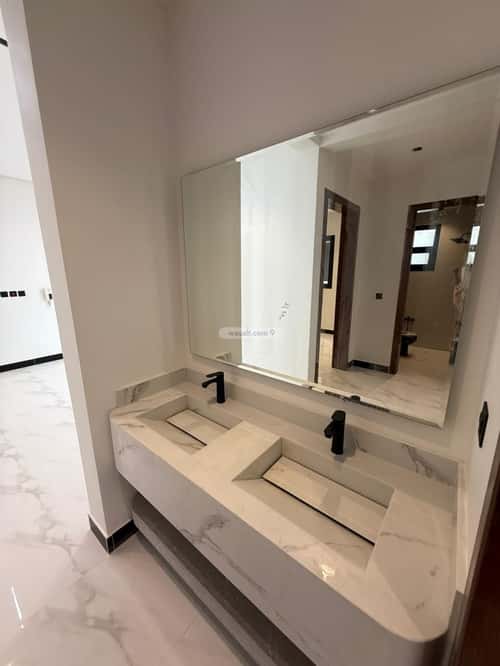 5 bedroom floor in Al Janadriyah 5