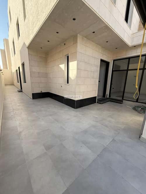 5 bedroom floor in Al Janadriyah 5