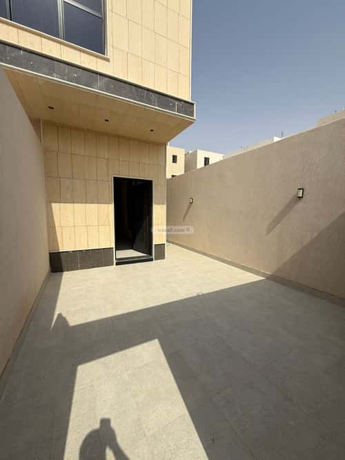 6 bedroom apartment in Al Janadriyah 3