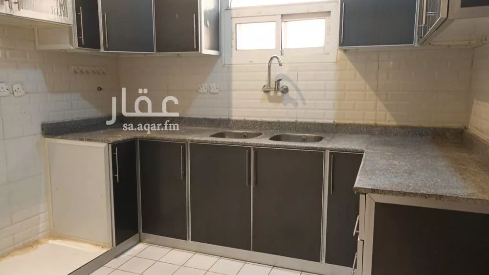 شقة 3 غرف في العقيق 6