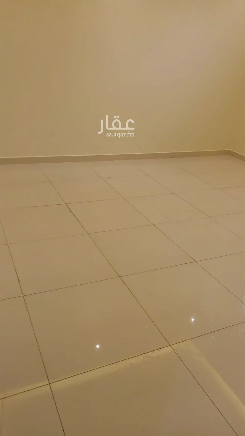 شقة 3 غرف في العقيق 8