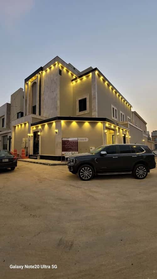 5 bedroom floor in Al Janadriyah 6
