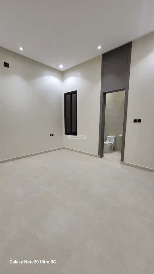 5 bedroom floor in Al Janadriyah 9