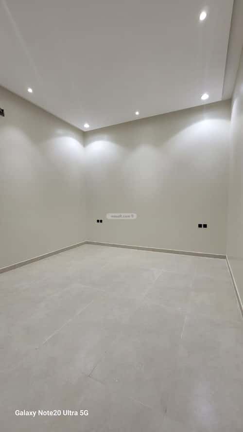 5 bedroom floor in Al Janadriyah 11