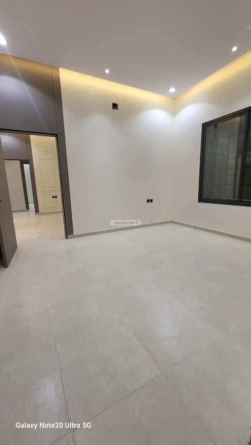 5 bedroom floor in Al Janadriyah 8