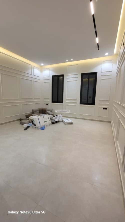 5 bedroom floor in Al Janadriyah 2