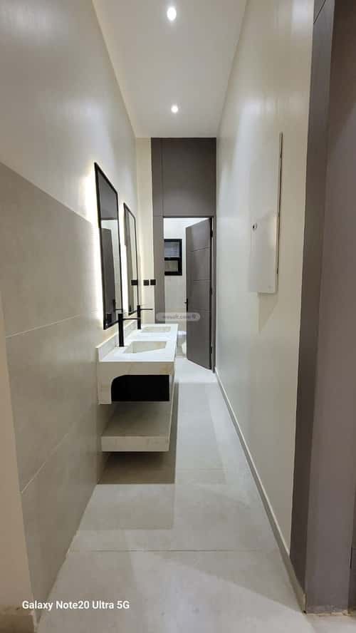 5 bedroom floor in Al Janadriyah 10