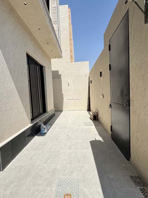 4 bedroom villa in Al Aridh 16