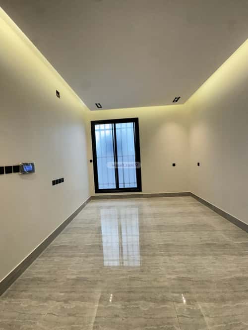 4 bedroom villa in Al Aridh 9