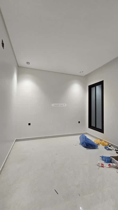 3 bedroom floor in Tuwaiq 2