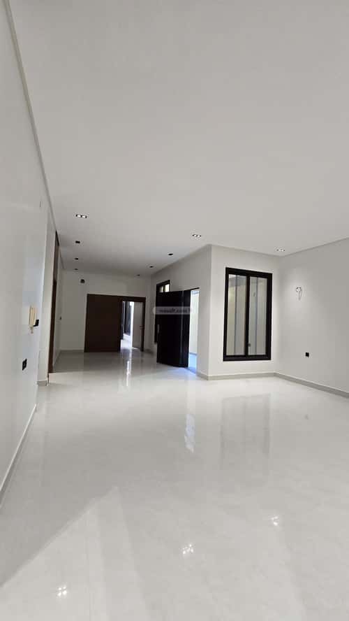 3 bedroom floor in Tuwaiq 5