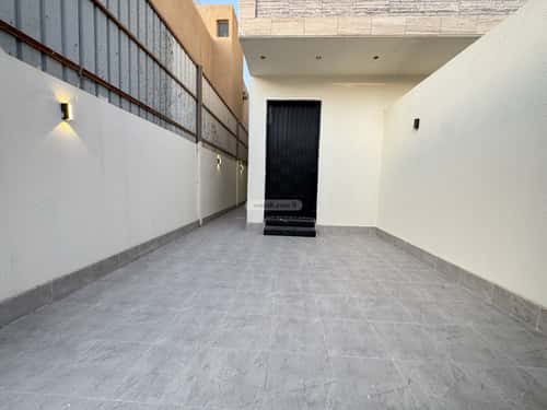 5 bedroom floor in Al Khaleej 1