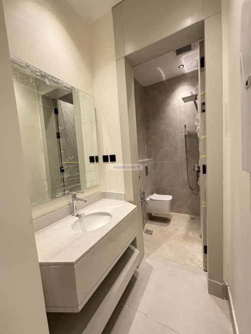 5 bedroom floor in Al Khaleej 8