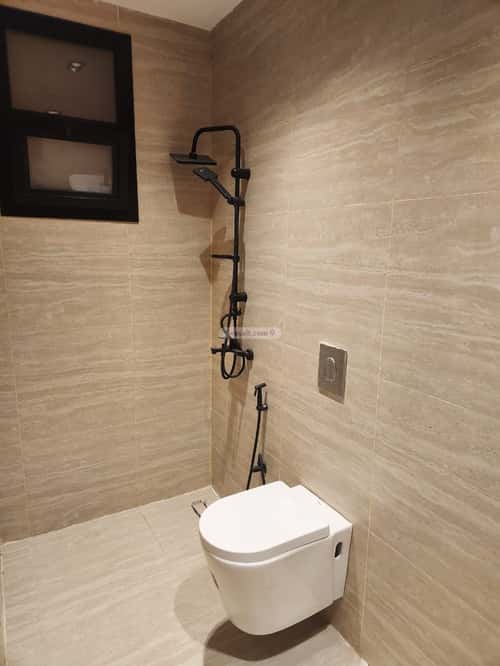 5 bedroom villa in As Suwaidi Al Gharabi, Riyadh 8