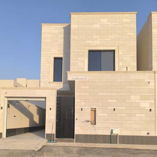 4 bedroom villa in Al Janadriyah 12