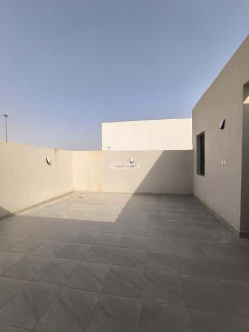 6 bedroom apartment in Al Maizilah 3