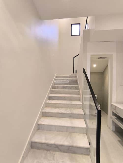 6 bedroom apartment in Al Maizilah 5