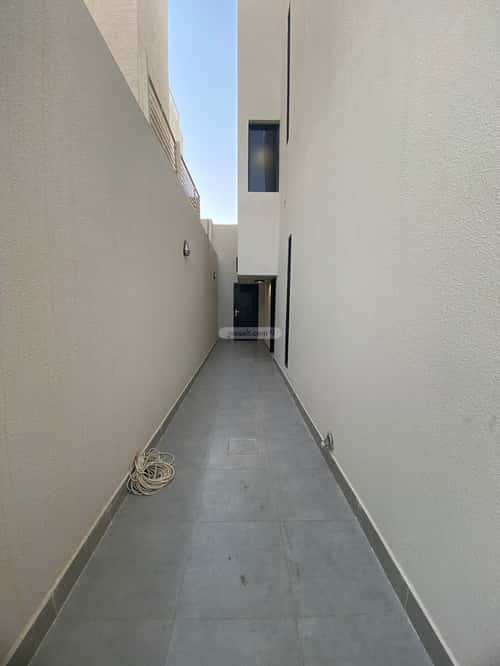 6 bedroom apartment in Tuwaiq 7