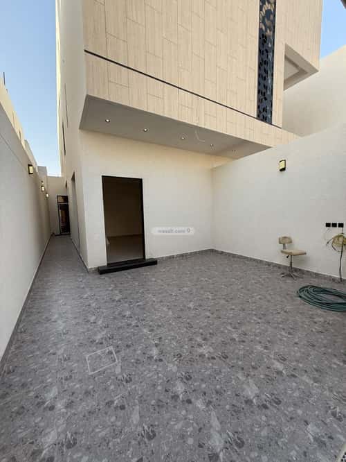 6 bedroom floor in Al Janadriyah 2