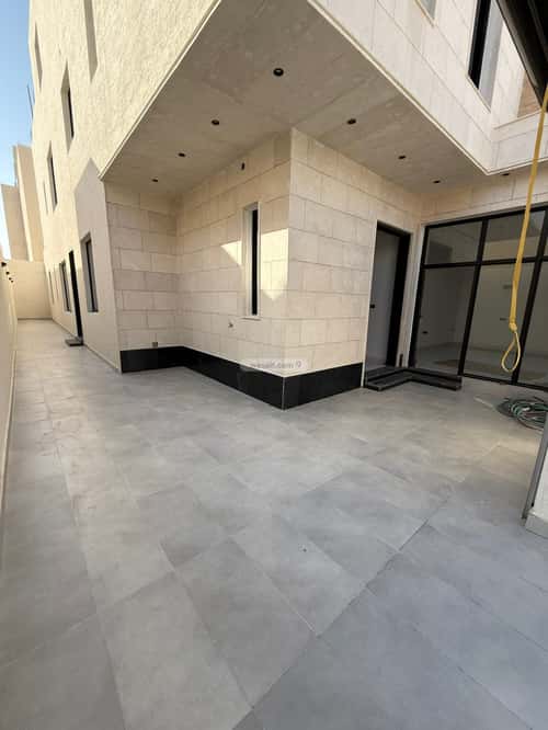 5 bedroom floor in Al Janadriyah 6