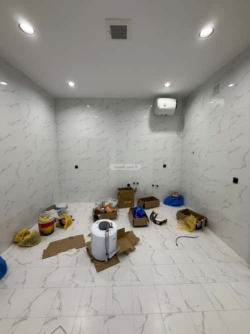 5 bedroom floor in Al Janadriyah 9