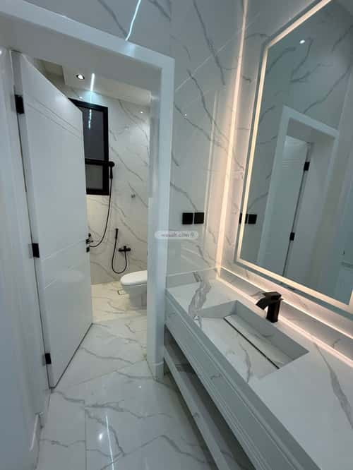5 bedroom floor in Al Janadriyah 4