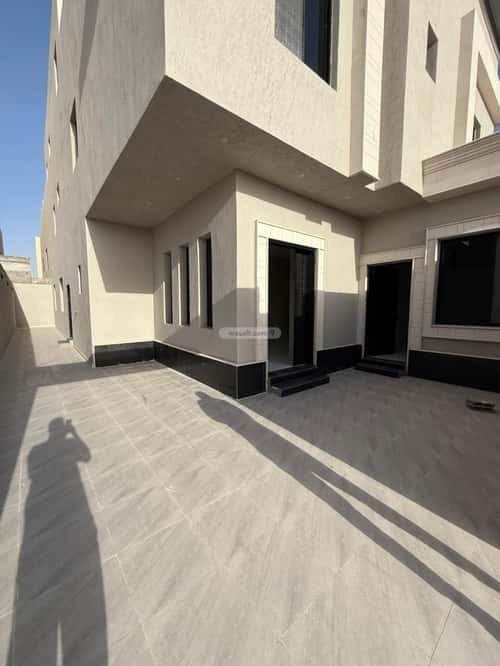 9 bedroom villa in Al Janadriyah 4