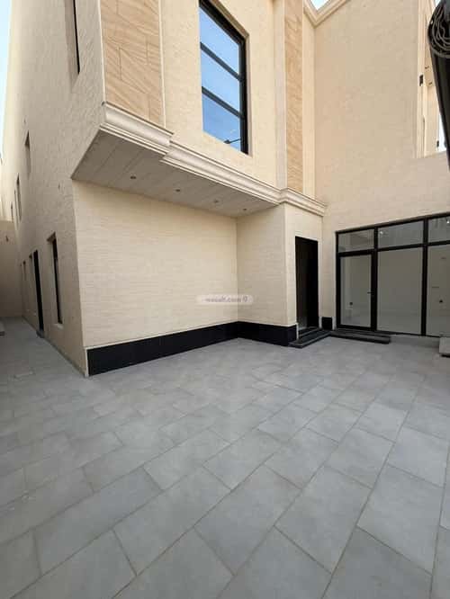 5 bedroom floor in Al Janadriyah 4