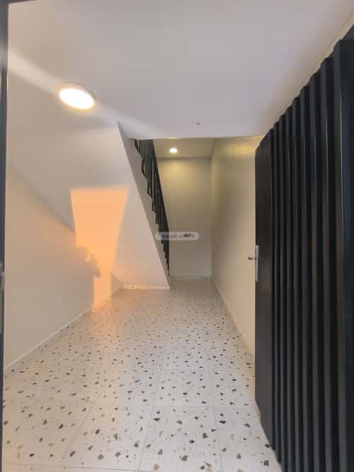 5 bedroom villa in Al Janadriyah 4
