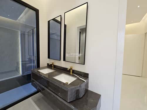 4 bedroom floor in Al Maizilah 13
