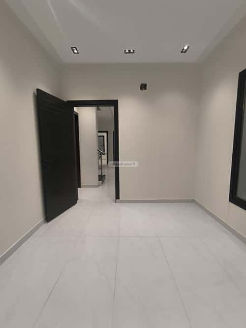 5 bedroom villa in Al Janadriyah 7