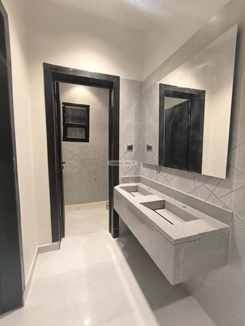 5 bedroom villa in Al Janadriyah 2