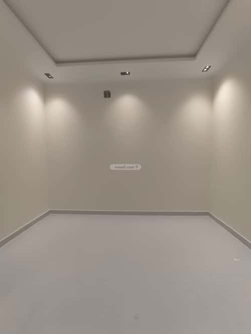 5 bedroom villa in Al Janadriyah 12