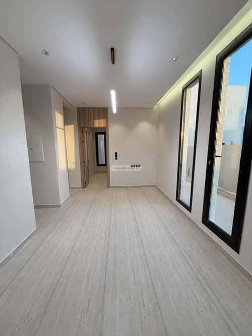 8 bedroom villa in Al Janadriyah 4