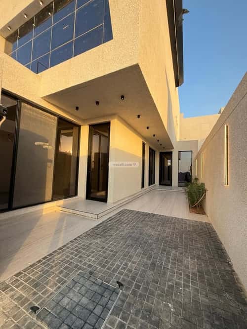 8 bedroom villa in Al Janadriyah 16