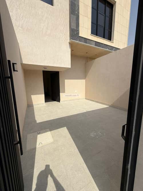 6 bedroom apartment in Al Janadriyah 2