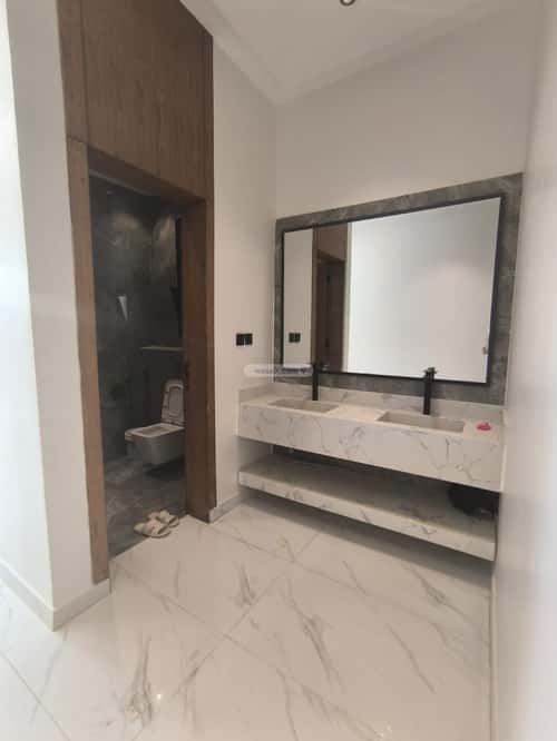 5 bedroom floor in Al Janadriyah 5