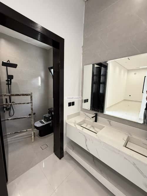 5 bedroom floor in Al Janadriyah 6