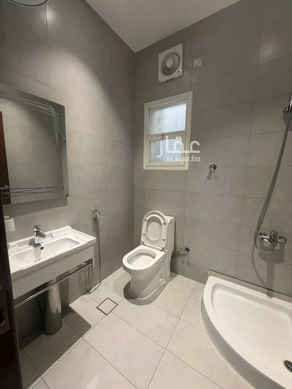 3 bedroom apartment in Al Malqa 3