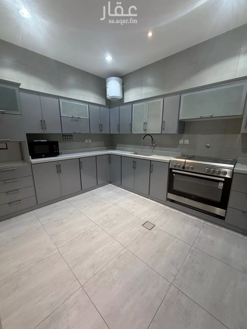 3 bedroom apartment in Al Malqa 6