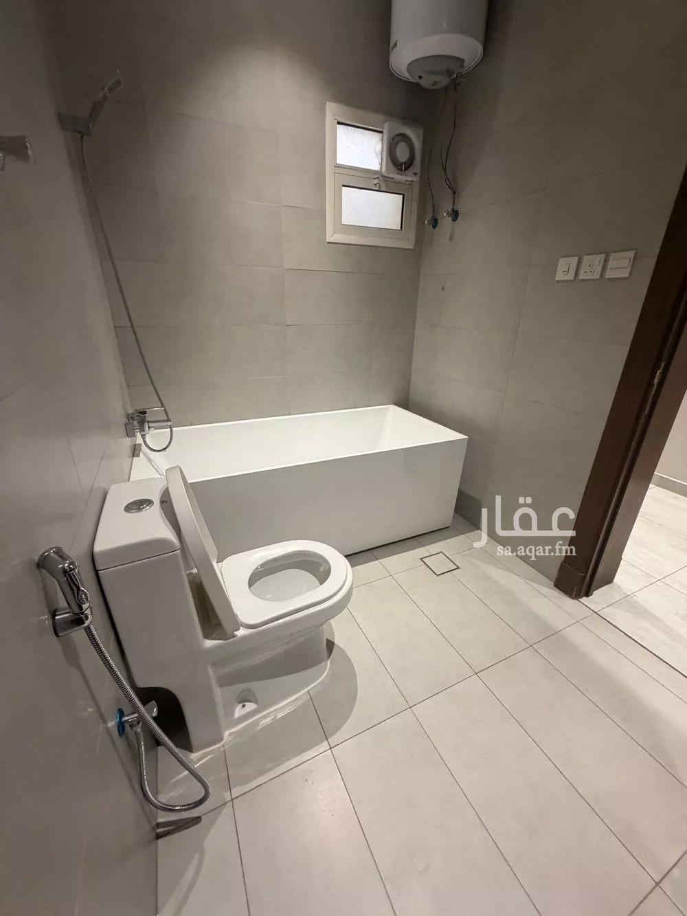 3 bedroom apartment in Al Malqa 10
