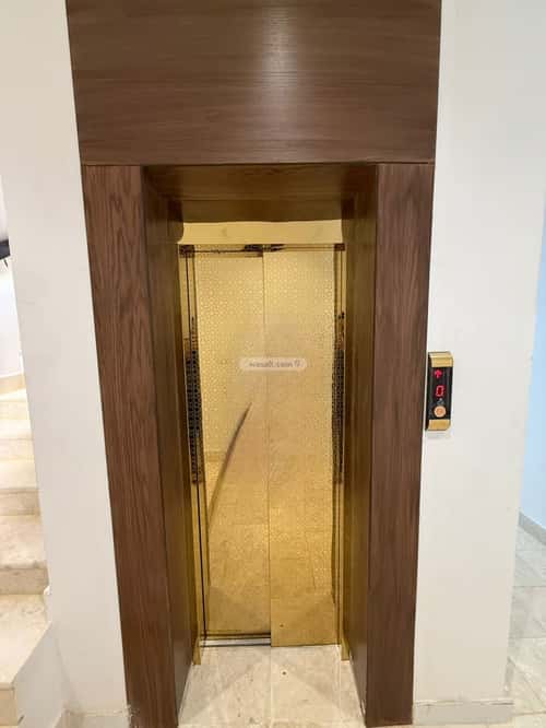 5 bedroom floor in Al Janadriyah 2