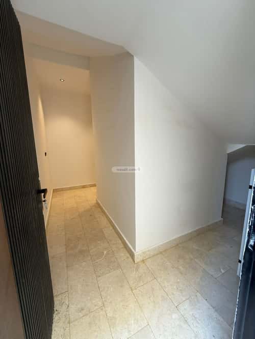 5 bedroom floor in Al Janadriyah 3