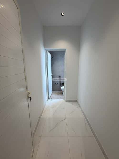 5 bedroom floor in Al Janadriyah 8