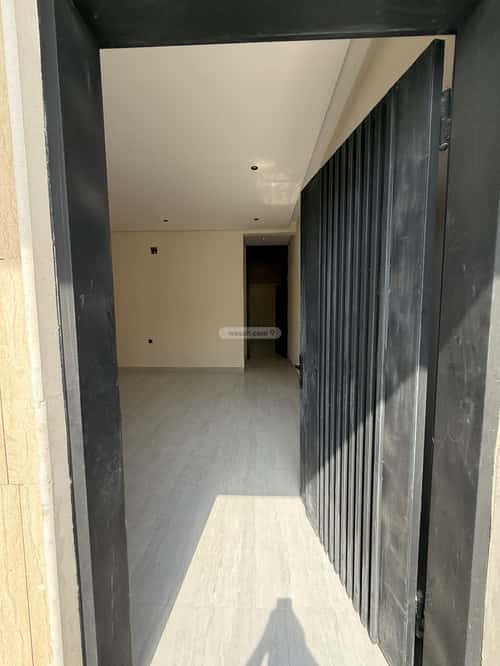 6 bedroom apartment in Al Janadriyah 4