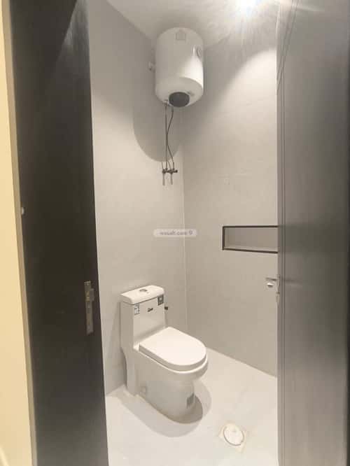 5 bedroom floor in Al Janadriyah 2