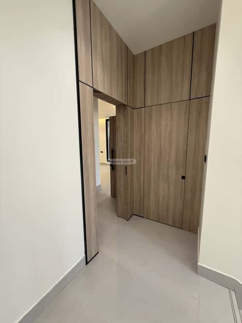 5 bedroom apartment in Al Janadriyah 4